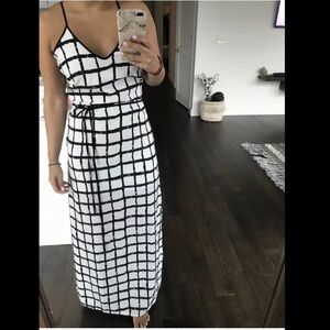 Black & white v neck slit backless maxi dress sm
